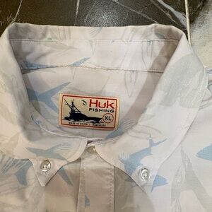 Huk Fishing Shirt - White with Light Blue Pattern